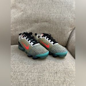 Nike VaporMax FlyKnit 3 Sneakers-size 61/2Y